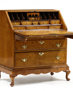 18th Century American Queen Anne Maple Desk On Frame