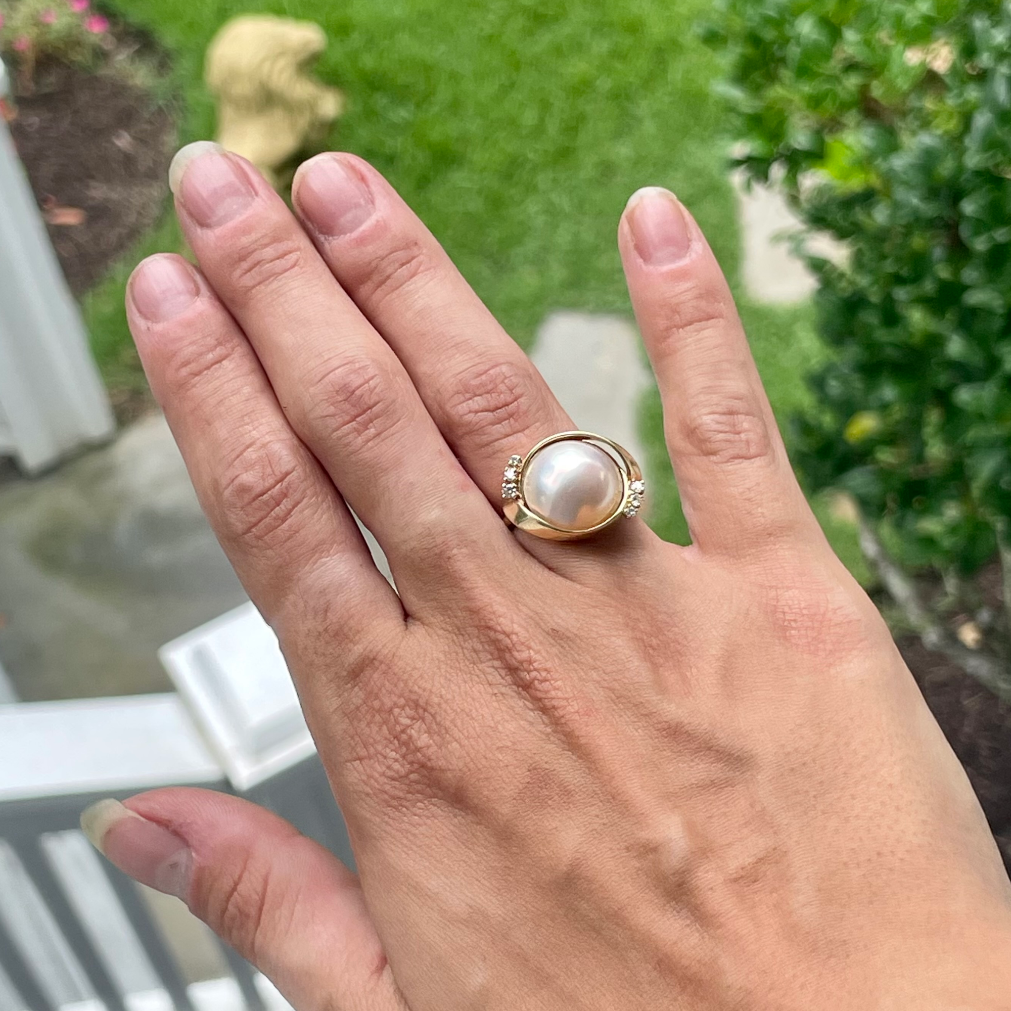 Vintage 14K Gold Diamond and Mabe Pearl Ring Acanthus Antiques