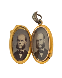 Victorian 14k Gold Picture Locket Pendant With Pearl