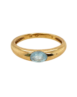 H. Stern 18K yellow gold ring with an oval faceted aquamarine, front view