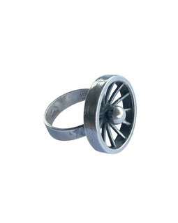 Sterling Silver Vintage Wheel Ring side
