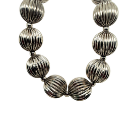 closeup of Vintage Sterling Silver Ball Bead Necklace