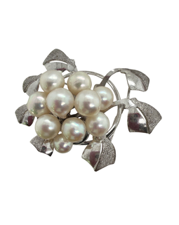 full view of Vintage Sterling Silver Cultured Pearl Cluster Brooch Pendant 
