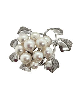Another full view of Vintage Sterling Silver Cultured Pearl Cluster Brooch Pendant
