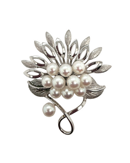 Vintage sterling silver leaf brooch with Akoya cultured pearls, full front view