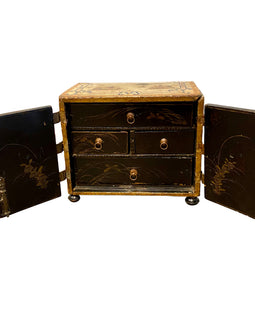 Early 18th Century Italian Lacca Povera Small Valuables Chest front open