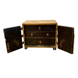 Early 18th Century Italian Lacca Povera Small Valuables Chest front open