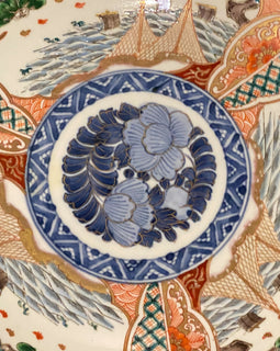 Japanese Meiji Period Imari Porcelain Charger / Plate closeup