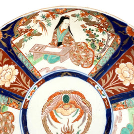 Large Meiji Period Japanese Imari Porcelain Charger